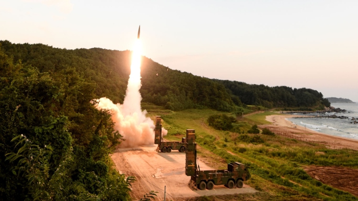 «Παιχνίδια πολέμου»: Η Σεούλ θα μπορεί να χρησιμοποιεί μεγαλύτερες πυρηνικές κεφαλές
